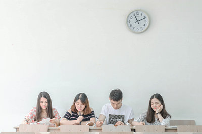 大專學(xué)歷可以報考哈爾濱商業(yè)大學(xué)在職研究生嗎？